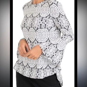 Joseph Ribkoff NEW Lace Black and White Print Top
Size 6